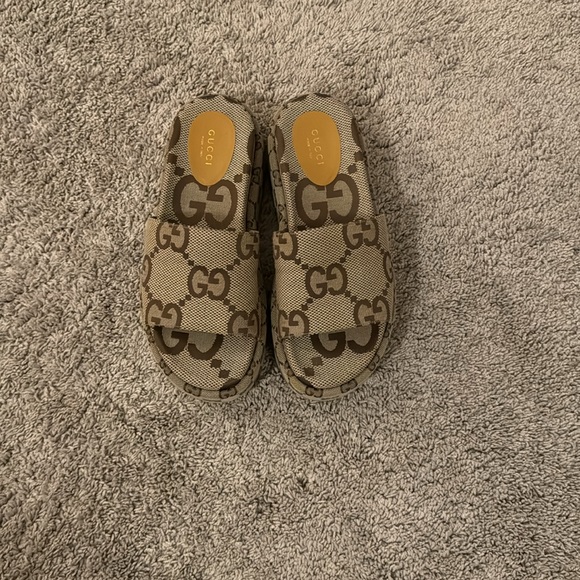 Excellent condition Gucci GG platform sandals. - Picture 3 of 6
